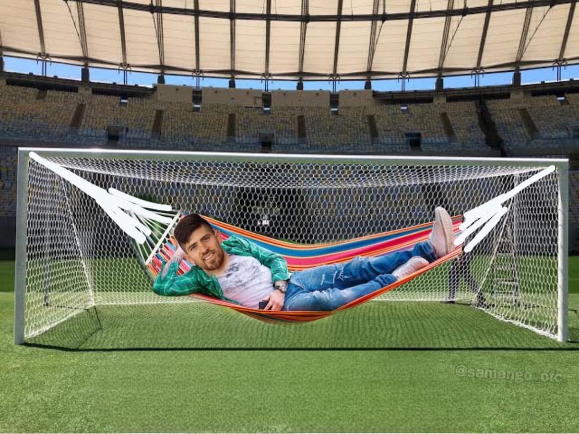samengo_ofc's tweet photo. Rossi enquanto isso https://t.co/k9CZ2JtECN