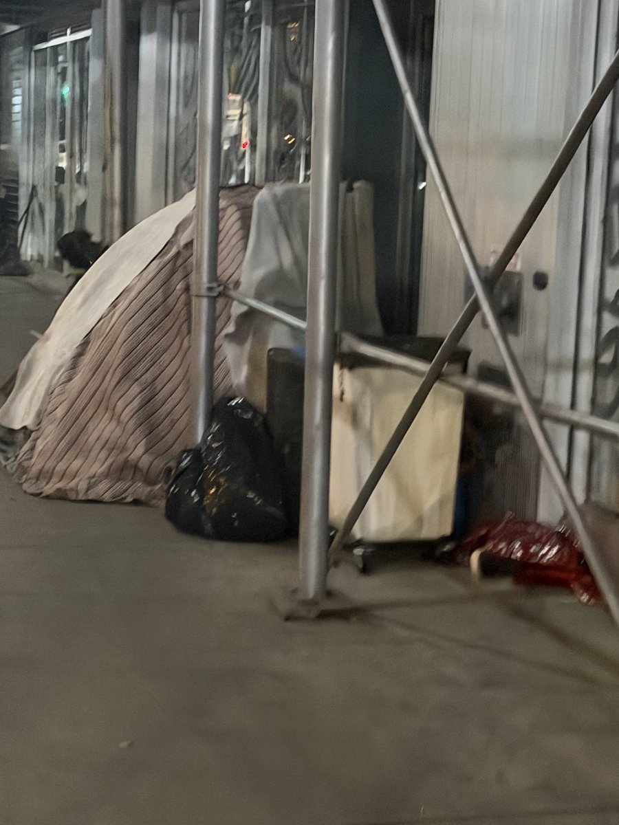 JosephFoley's tweet image. Hey @KeithPowersNYC ,

Thanks for the pseudo town hall tonight. You mentioned there aren’t any encampments in your district, but that doesn’t match what I’m seeing nor my neighbors.  

Here are the photos from your district that has “no encampments.” 

#nycmayor #nyc