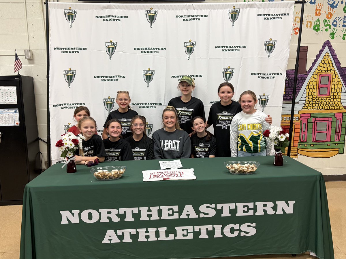 CodyDudley87's tweet photo. Isn’t this what it’s all about? @AdyKircher inspiring the next generation of Lady Knight hoopers https://t.co/HIqbAtb3Wd