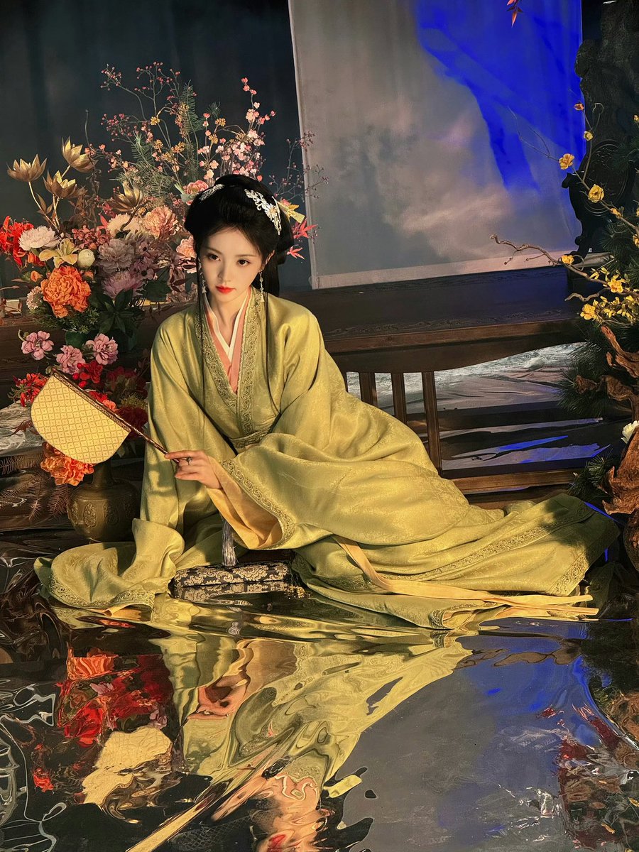 en7chantedtxw's tweet image. 🍃🍃
#TianXiwei #田曦薇
#TransferGoldHairpin