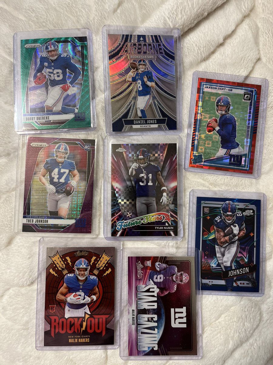 It's people like <a href="/LKHCards/">LKH Cards</a> that make this Hobby worth being in. Made a trade for Dart, and my guy sends all these PC extras. Like FR.... If y'all not following him, your Hobby fam is incomplete. THANK YOU Friend!!