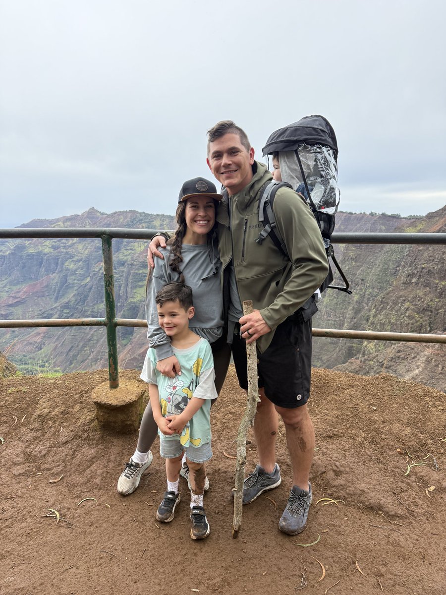 BrandonLeone's tweet photo. In Kauai with my fam and some of our favorite people! This place is indescribable https://t.co/NhNsEX75PK