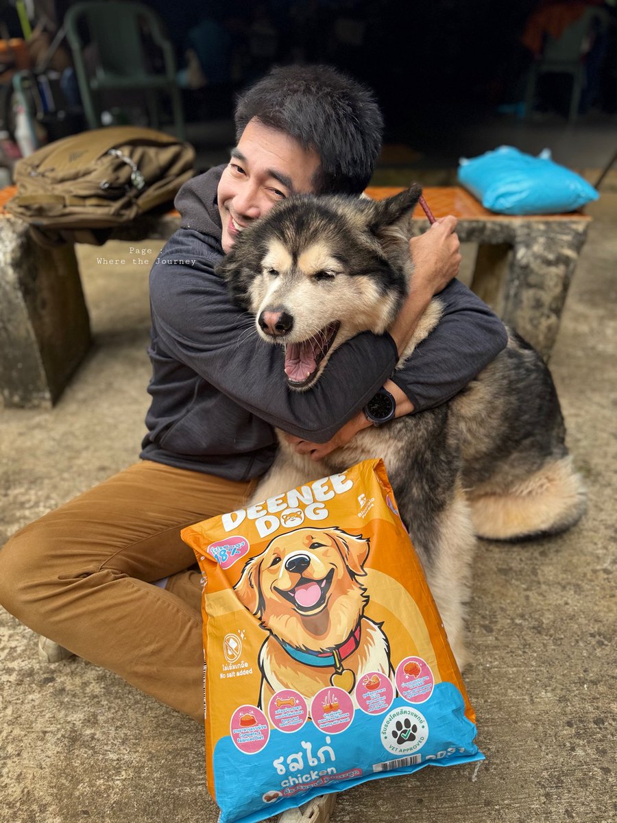 lookaom_hack's tweet photo. HBD นะจือจือ (20 ม.ค.) 🎂
เป็นเจ้าตัวเล็ก ให้แฮคกอดแบบนี้ ทุกปี ทุกปีนะ 

     🐶 อาหารหมา กระสอบใหญ่ ราคาสบาย ๆ มีหลายรส ใครอยากได้ ตามมาจัดให้น้อง ๆ กันครับ
     พิกัดซื้อบ้านส้ม 🔸👉 https://t.co/zGrKeQuGU7
     พิกัดซื้อบ้านฟ้า 🔹👉 https://t.co/gS5O0nqOaS https://t.co/dwSKIFQVaE