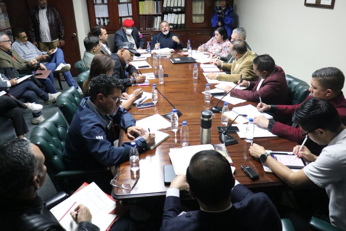 F_Gutierrezg's tweet photo. Segunda reunión ordinaria de la Comisión Permanente de Seguridad y Defensa Integral de la Nación presidida por el diputado @alessandrello.ve  @asamblea_ven https://t.co/kaG8hhJW4k