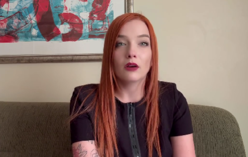 > Seja a jornalista alemã Vicky Richter

> Venha para o Brasil para investigar as denúncias de censura no país

> Você decide ouvir os dois lados

> Consiga depoimentos dos deputados que denunciam a censura no Brasil sem muitos problemas

> Tente várias vezes colher o depoimento