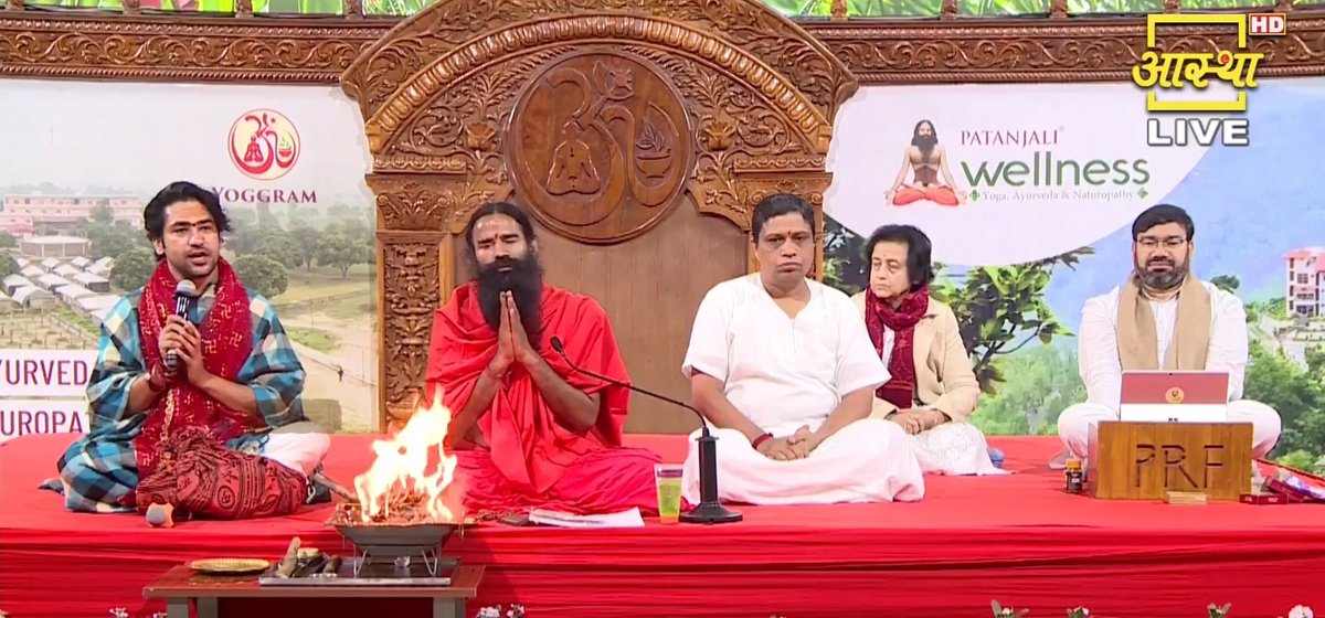 Yog_Sandesh's tweet photo. आध्यात्मिक चेतना, सनातन संस्कार और राष्ट्रबोध के प्रेरक स्वर पूज्य श्री धीरेंद्र कृष्ण शास्त्री जी का आज प्रातः परम पूज्य स्वामी जी महाराज  के साथ पतंजलि योगपीठ, हरिद्वार के योग-साधना सत्र में पधारना हम सभी के लिए अत्यंत सौभाग्य और प्रेरणा का क्षण है।
#DhirendraKrishnaShastri https://t.co/ydVSXJEfPA