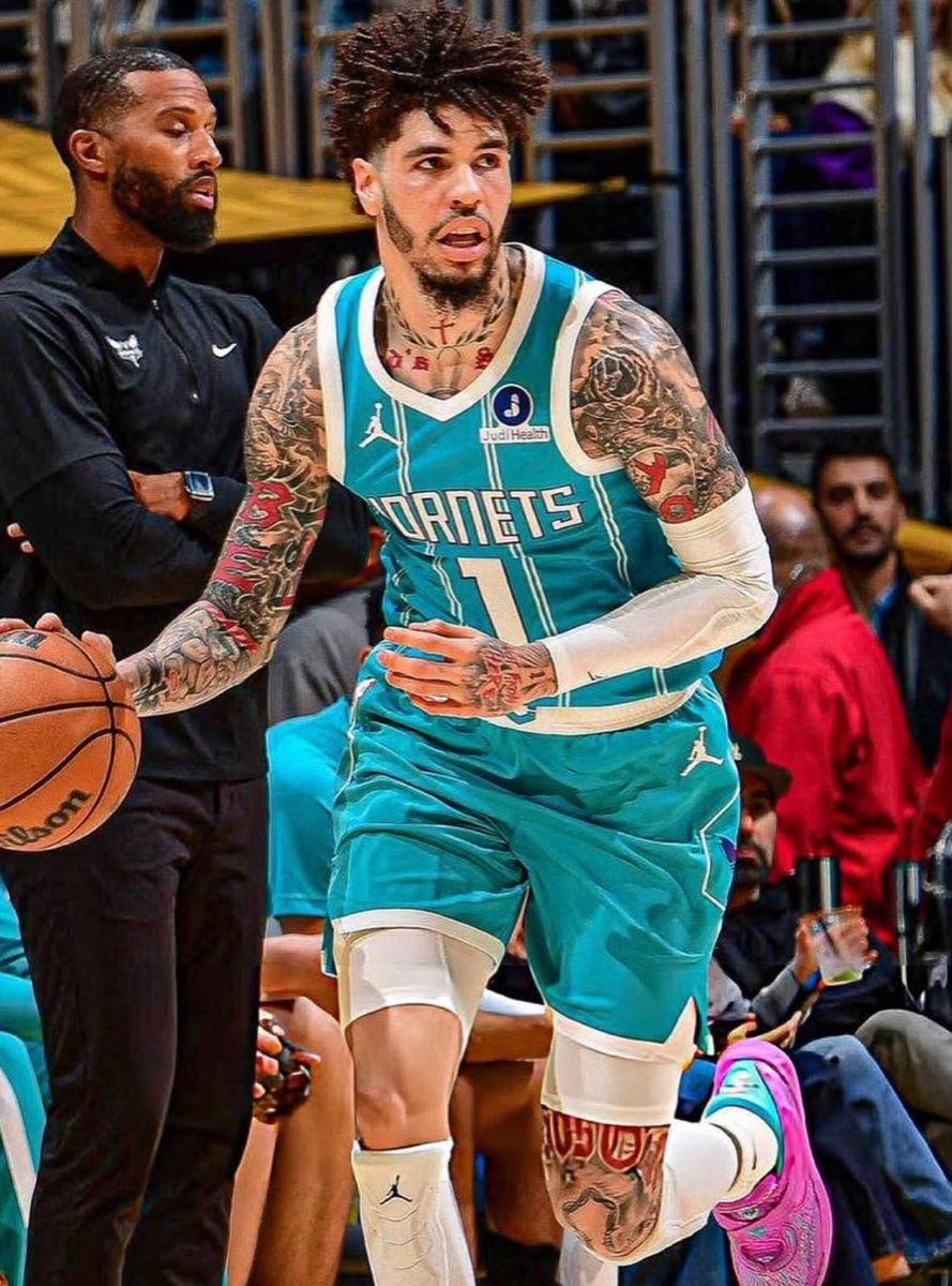 TheHoopCentral's tweet image. LaMelo Ball tonight:

2 Points
1/15 FGM
0/10 3PM
22 Minutes