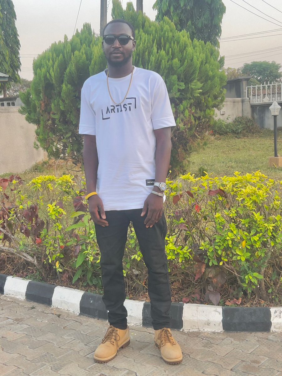 GbadeboSam3676's tweet photo. Compliment of the season https://t.co/rRGNuXwlVC