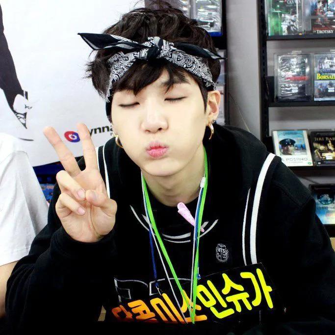 _suga_loveme's tweet image. 아깽이 시절 넘 귀엽다✌️🐱