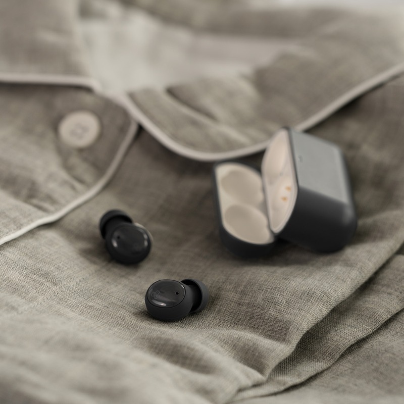 final_audio's tweet photo. 「吐息」や「囁き声」を耳元で👂✨
ASMR専用イヤホン「ZE500 for ASMR」

自社シリーズ比「極小＆片側3g軽量筐体」
専用アプリで細やかな音量調整も👌