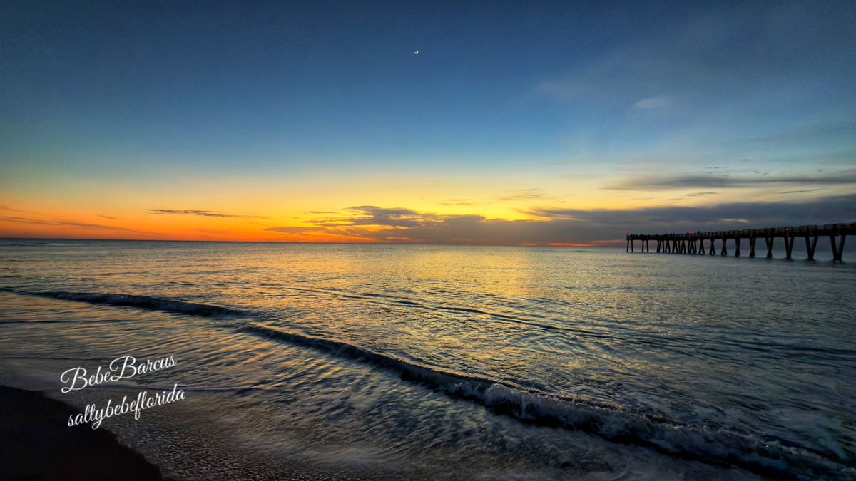 SaltyBebeFL's tweet photo. What a gorgeous day! 👏🏻 @SharkysVenice
Sharky’s is a beautiful place to watch sunset.
#welivehere #FLwx #StormHour #thephotohour #accuweather #weathernation #foxweatherdesk #sunset https://t.co/ToLxZm1Gje