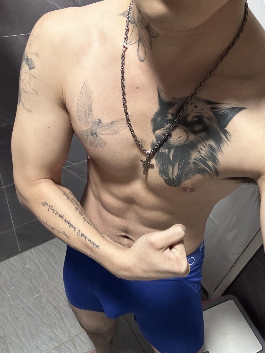 ttn5269's tweet photo. 不知道在爆什麼的那篇
太多人敲碗正面了😔
就送你們吧
#男大 #健身 https://t.co/9XfuKpucZ0