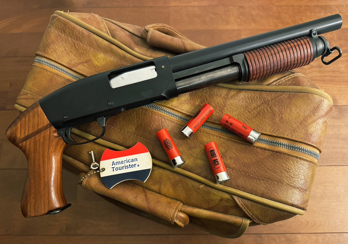 HKCABT_SHO's tweet image. 最近お気に入りのRemington Model 31 98McQカスタム(MGC製モデルガン)✨
次回の創作撮影で久々に使おうと思います😎👍