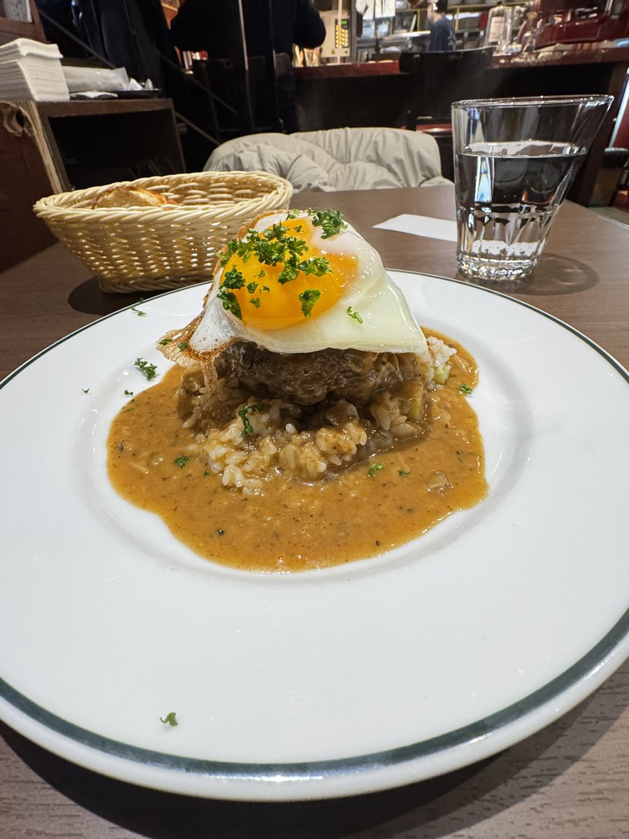 onzoooo's tweet image. 日替わりランチ
氷州産マトン羊の拳骨ハンバーグ
牛蒡のポタージュ
自家製パン

#BrasserieGyoran