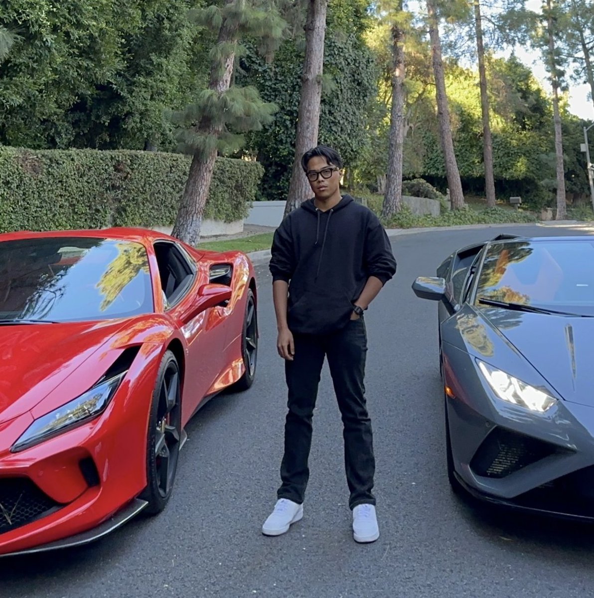 I made >$100K+ profits today selling digital products with AI 

But if I had to start over from ZERO as a beginner

Grow from 0 to $30K per month with online business in 60 days,

Here's how I would do it in 17 steps: 

1) create a X page (preferably aged 1+ year) 
2) pick a