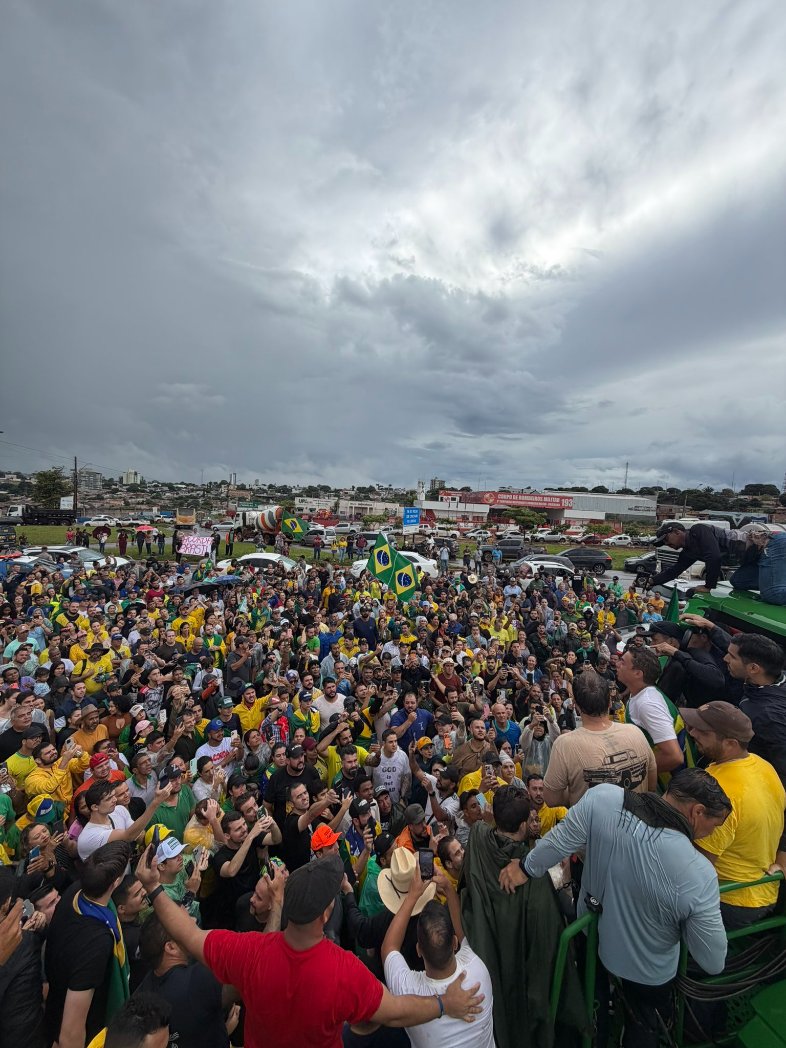 henriolliveira_'s tweet image. Por Clezão
Por Bolsonaro
Por Filipe Martins
Por Daniel Silveira
Pelo Coronel Naime
Pelo General Heleno
Pela Débora Rodrigues
Por todos os presos do 08/01
Por todos os presos na farsa do golpe

Por justiça e liberdade! 🇧🇷
ACORDA BRASIL!