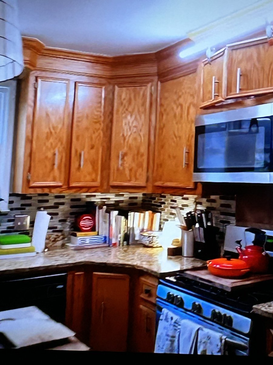 Staten Island Fairy tweet media