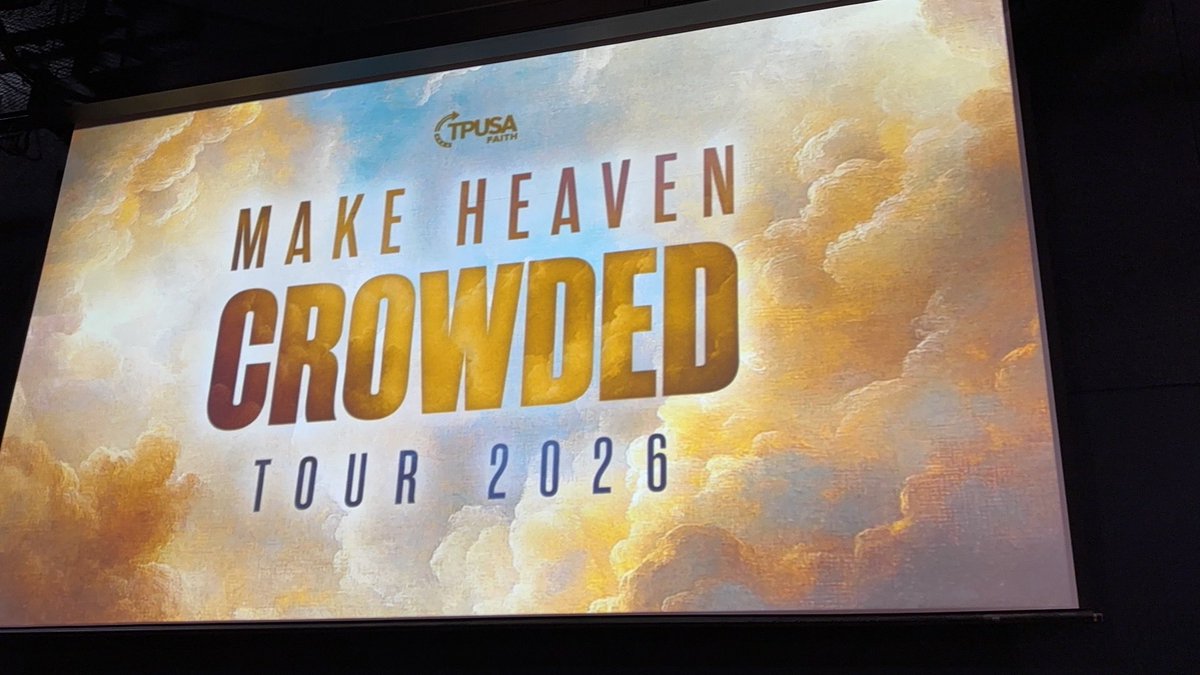 wshngknshji1's tweet image. 《美国转折点》来到南加州。

带着孩子一起来了，人山人海。

那个美国没有丢，那个美国回来了。

当音乐响起，孩子跟着唱，她哭了。

她对我说：爸爸，这是我的美国。

是的，孩子。

这是你的美国。

也是爸爸妈妈苦苦追寻的美国。

祝福美国🙏