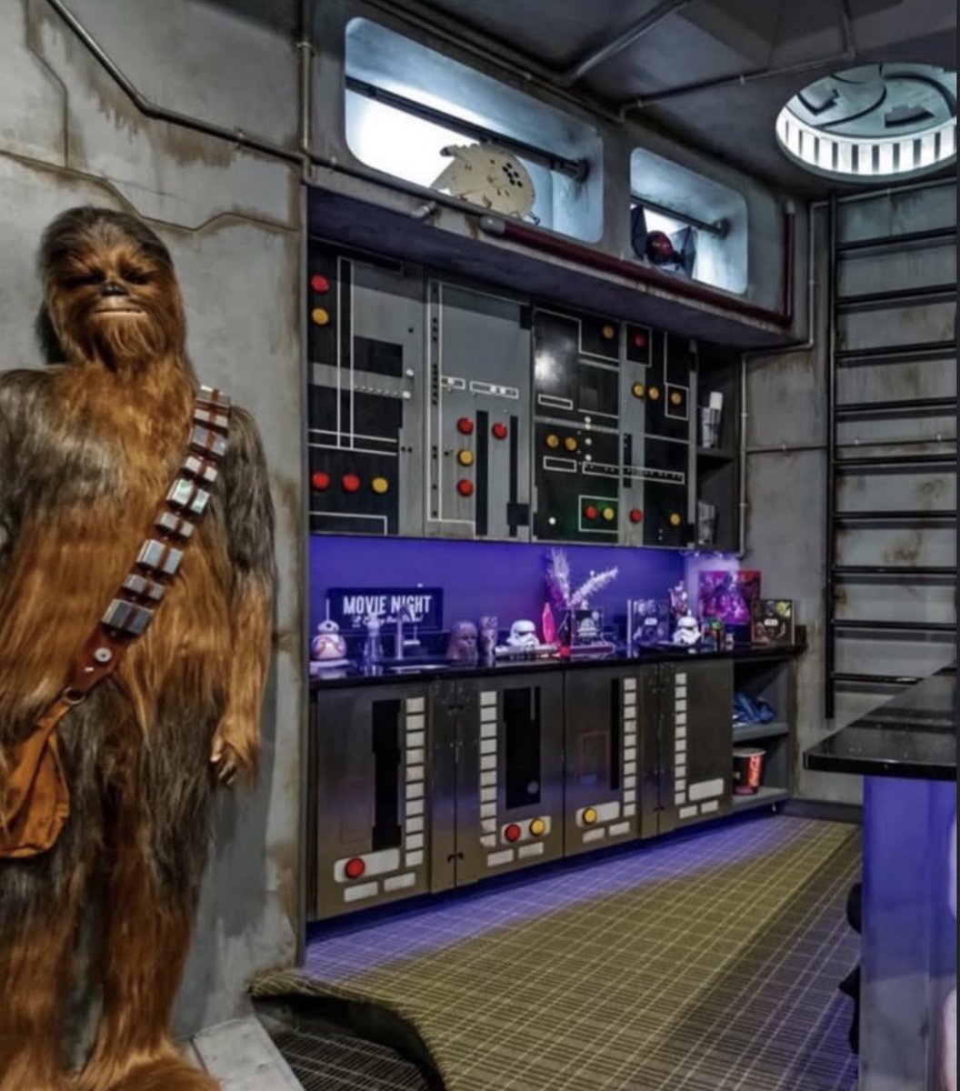 sw_holocron's tweet photo. A home in Florida has a home theater designed to look like the cockpit of the Millennium Falcon https://t.co/rmplo6Mjl3