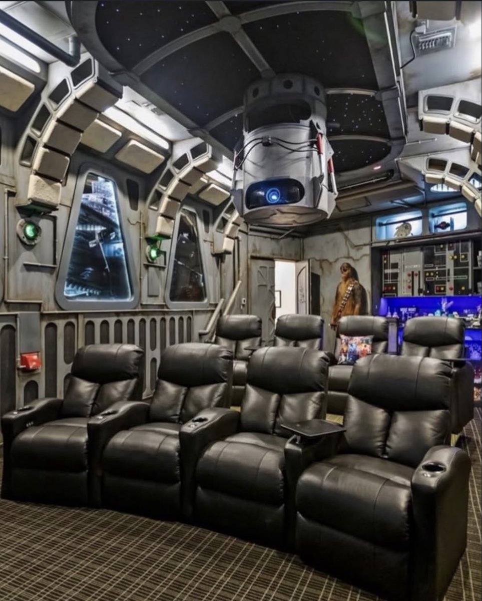 sw_holocron's tweet photo. A home in Florida has a home theater designed to look like the cockpit of the Millennium Falcon https://t.co/rmplo6Mjl3