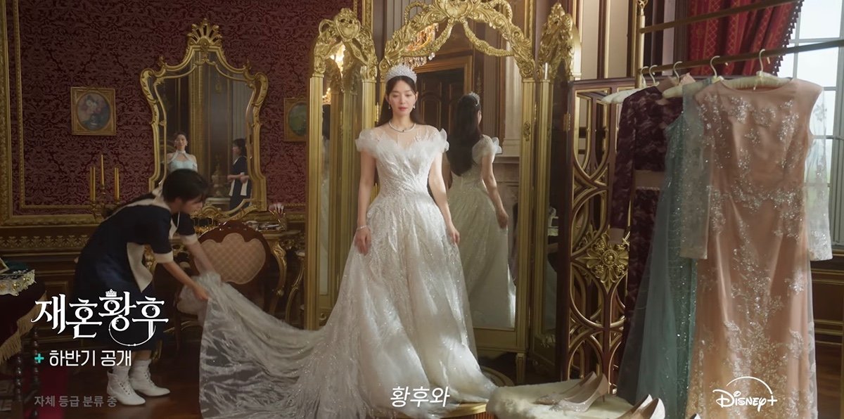 pannchoa's tweet photo. The Remarried Empress' trailer builds up viewers' anticipation 
https://t.co/Sm7vdKqPpB https://t.co/hznRxNVQ70