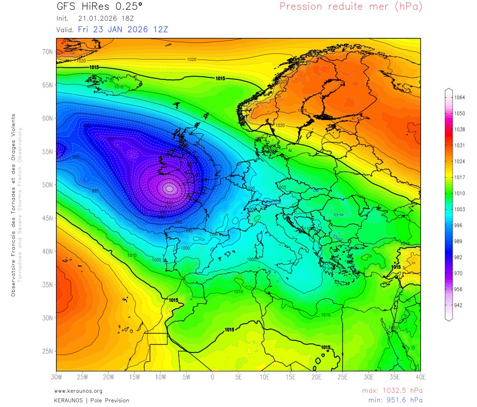 Demain vendredi, la dépression Ingrid va venir se positionner au large immédiat de la Bretagne par 960/965 hPa.
Un temps très perturbé est prévu avec un risque convectif de masse d'air froid en hausse sur le nord-ouest auquel sera associé des rafales de vent et de possibles