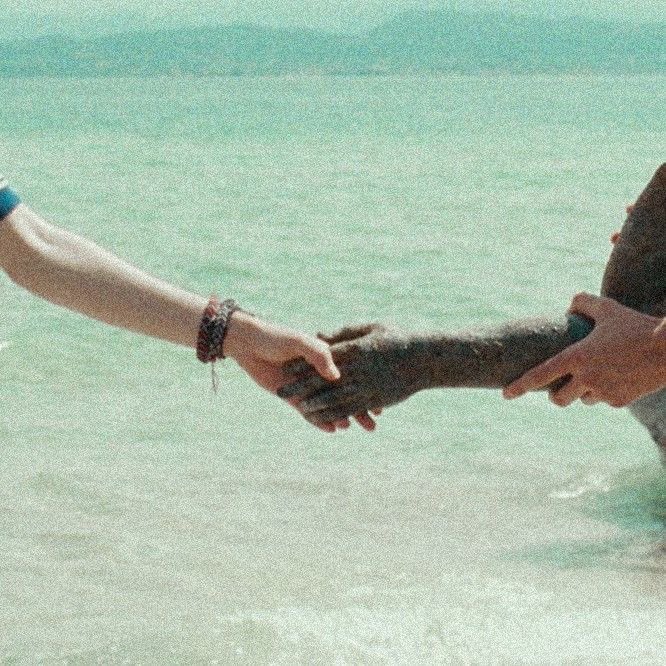 whos_camss's tweet image. ——— 𓇼 ⋆.˚ 𓆉 𓆝 𓆡⋆.˚ 𓇼 

⋆˙⟡ Un au #byler inspirado en CMBYN 

★ Donde la familia Wheeler viaja por vacaciones a Crema, un pueblito de Italia y se hospeda en casa de los bylers 

★ O donde Will no soporta la arrogancia de Mike