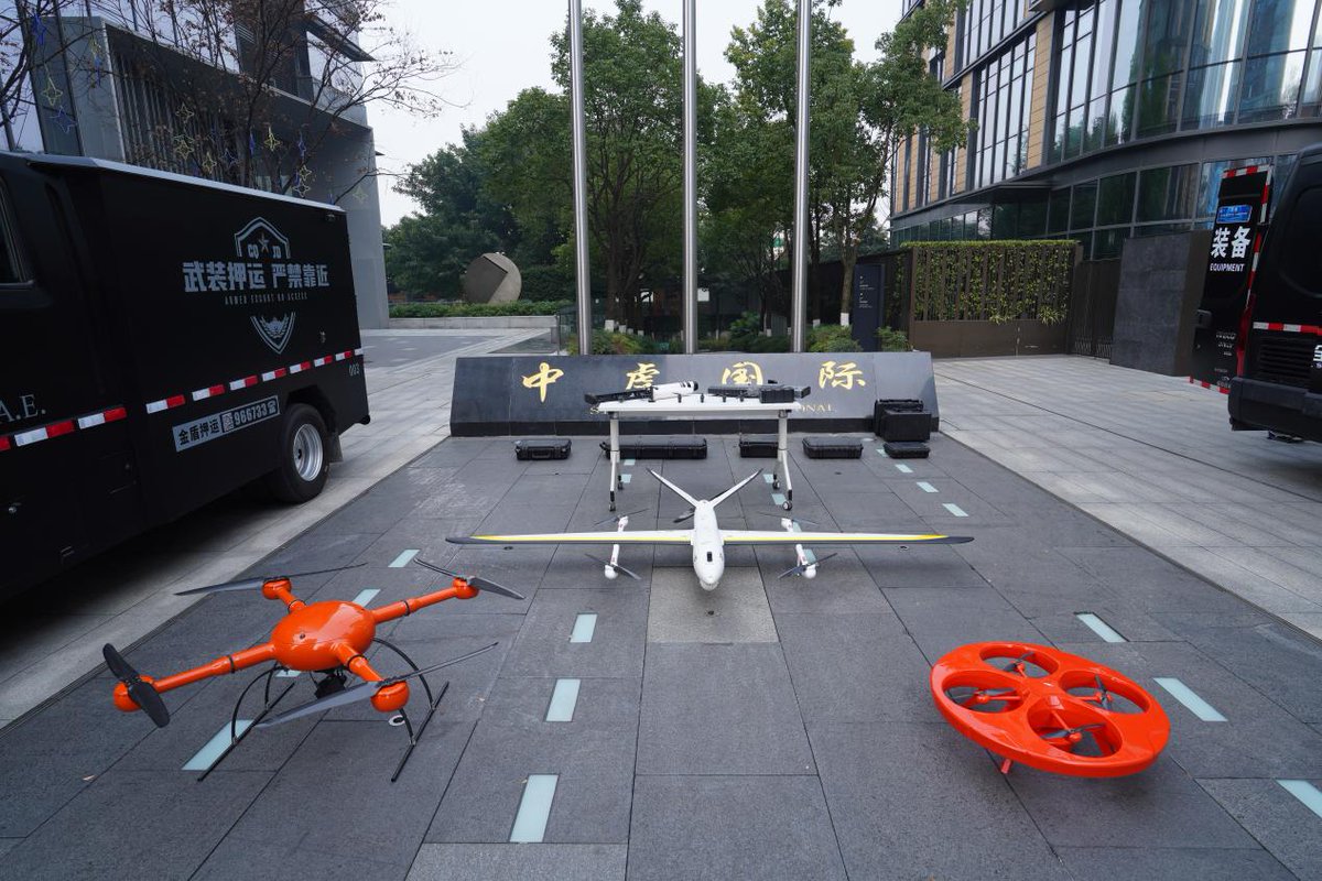 ChongqingCinc's tweet image. On January 17, the Chongqing Security Story Conference revealed cutting-edge tech like the Blackthorn drones and smart armored vehicles. These innovations enhance security with smart defense systems, real-time monitoring, and cost-saving features.#Chongqing #SecurityTech