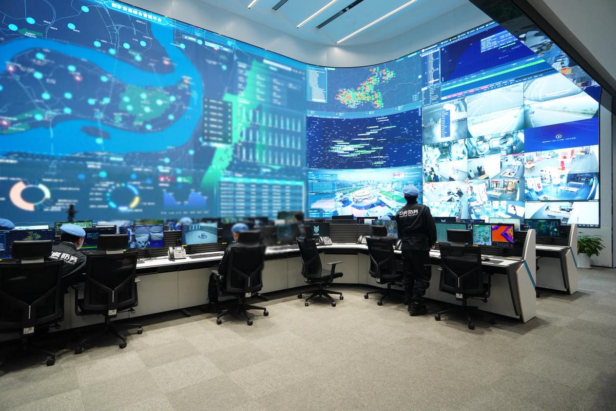 ChongqingCinc's tweet image. On January 17, the Chongqing Security Story Conference revealed cutting-edge tech like the Blackthorn drones and smart armored vehicles. These innovations enhance security with smart defense systems, real-time monitoring, and cost-saving features.#Chongqing #SecurityTech