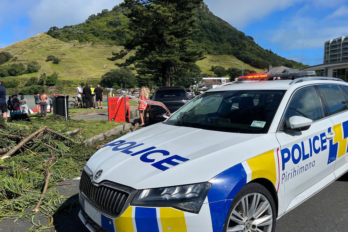 CGTNOfficial's tweet photo. #NewZealand Police said in a statement on Thursday that several people were unaccounted for following a slip near a campsite in Mount #Maunganui. The police said that the campsite has been evacuated, while emergency operations are underway. https://t.co/uE3KmiP71A