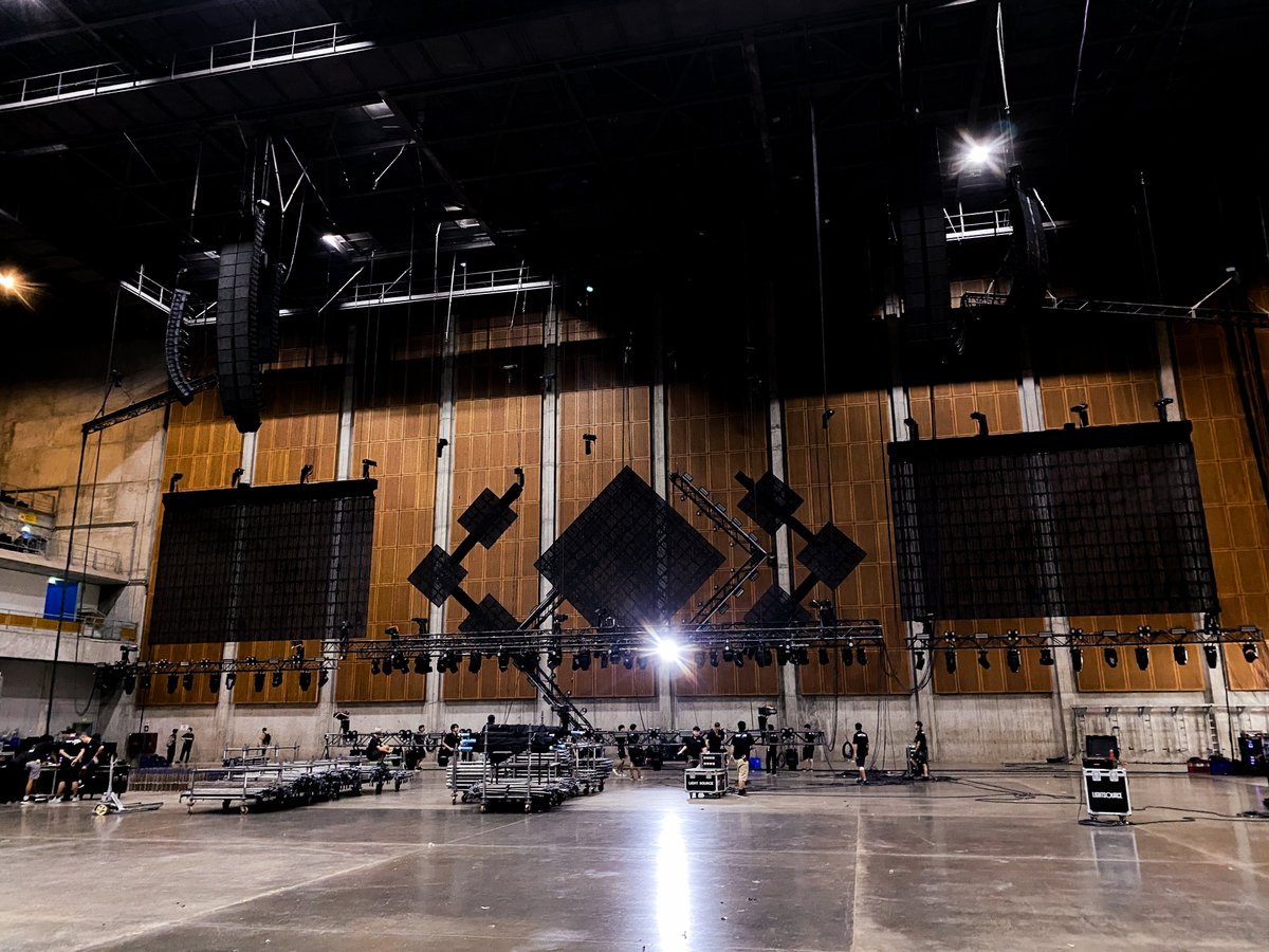 PMCenter_th's tweet image. 🗓️ วันที่ 27-28 ธ.ค. 2568
📍 Impact Arena
🙇‍♀️ ขอขอบคุณ @livenationth  ที่ให้เราได้มีส่วนร่วมในครั้งนี้
🧡 #LED &amp;amp; #Laser by #PMCENTER

#LOVEMONSTERS_IN_BKK
#BABYMONSTER
#BABYMONSTERinBkk
#LOVE_MONSTERS
#LOVEMONSTERSinBkk