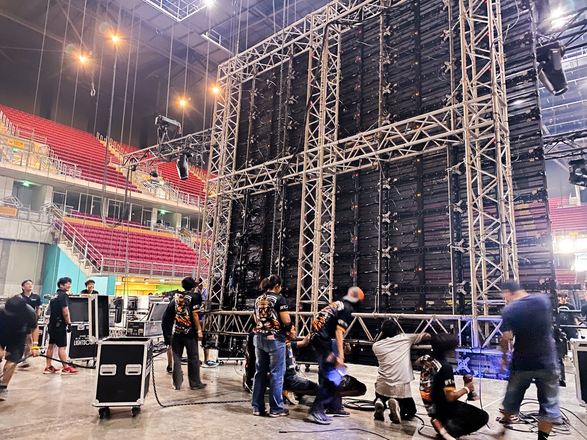 PMCenter_th's tweet image. 🗓️ วันที่ 27-28 ธ.ค. 2568
📍 Impact Arena
🙇‍♀️ ขอขอบคุณ @livenationth  ที่ให้เราได้มีส่วนร่วมในครั้งนี้
🧡 #LED &amp;amp; #Laser by #PMCENTER

#LOVEMONSTERS_IN_BKK
#BABYMONSTER
#BABYMONSTERinBkk
#LOVE_MONSTERS
#LOVEMONSTERSinBkk