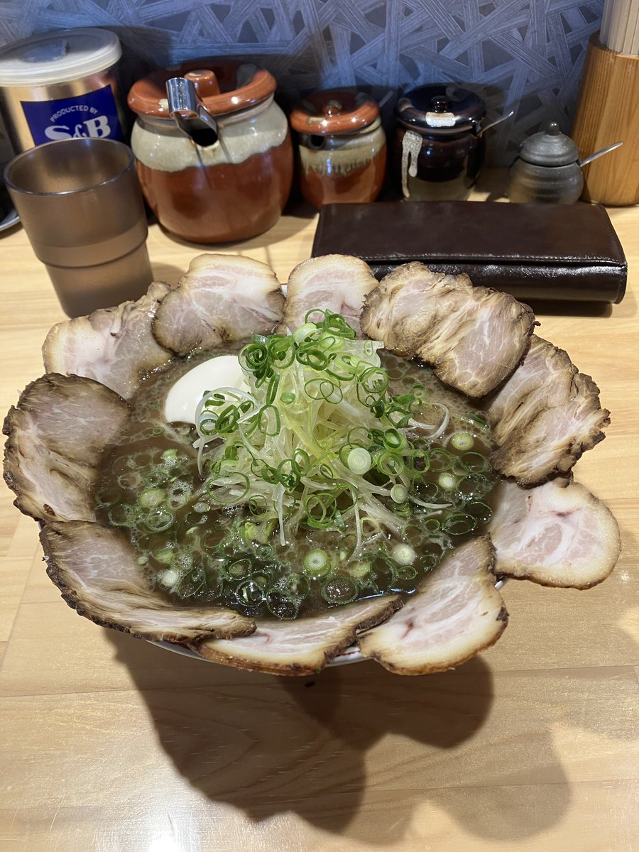 さむぅ〜！
雪降ってるやん！って思いながら
水田商店に！*\(^o^)/*

うまかった！笑笑