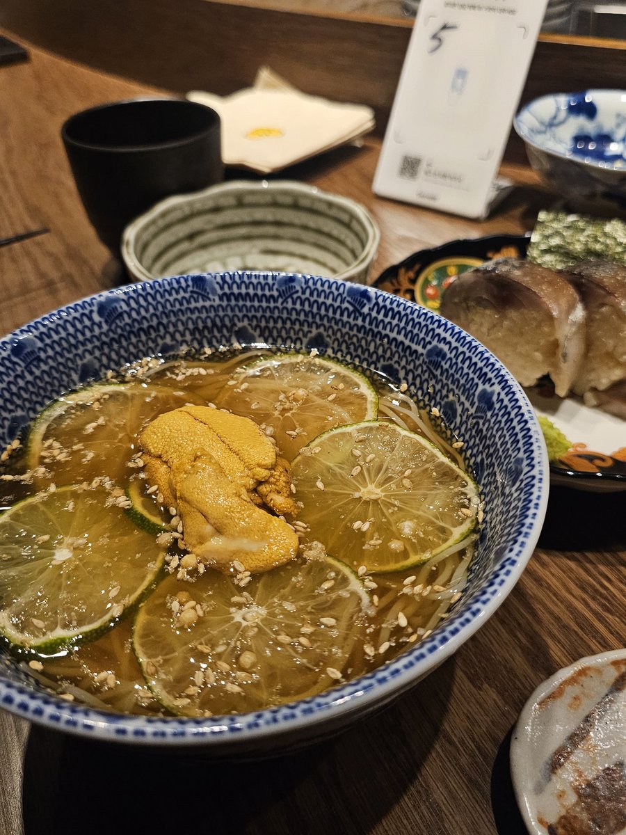 Do_YaJi's tweet photo. 종각역 히카리모노
저녁 방문이라서 이자카야로 즐김
봉초밥이나 복어이리 등은 괜찮았는데 피망 니쿠즈메는 약간 취향 아님. 고기와 굽게는 훌륭했는데 개인적으로 피망의 아삭함이 조금 남아 있으면 함. https://t.co/EFZkn0an2K