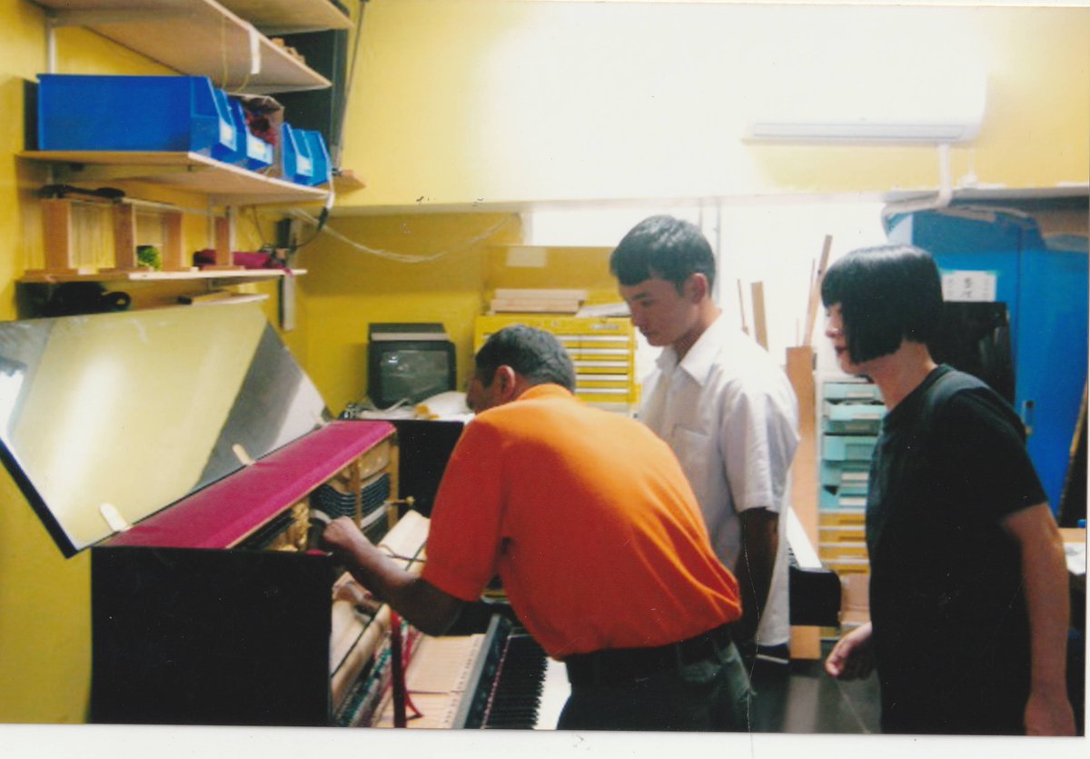 ahms1994's tweet photo. This photo was taken in Japan on July 30, 2007. It was the first time we began training in how piano tuning is done. https://t.co/VMYjzUQzRq