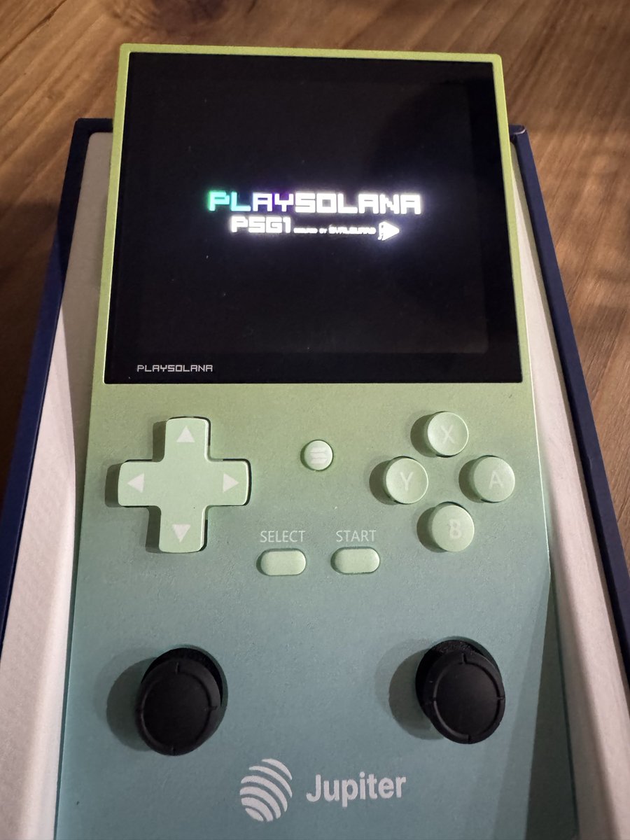 Jpabs3's tweet image. Got my #psg1 in and ready to test it out!  

@playsolana @solanamobile @solana  @sol