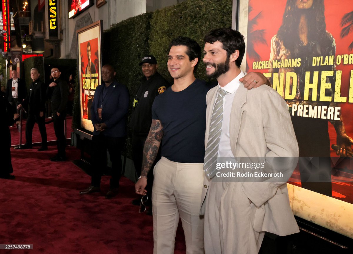 DYLAN O'BRIEN E TYLER POSEY JUNTOS NA PREMIERE DE SEND HELP!!!!!!!