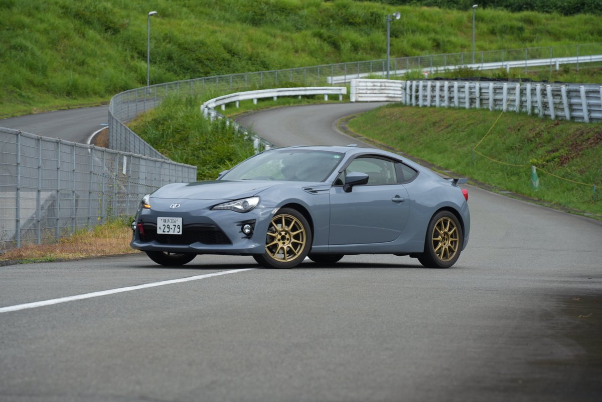 よん⭐️値段交渉お気軽に 2月中頃まで残ってたらヤフオク投げちゃいます、それまでなら値段交渉