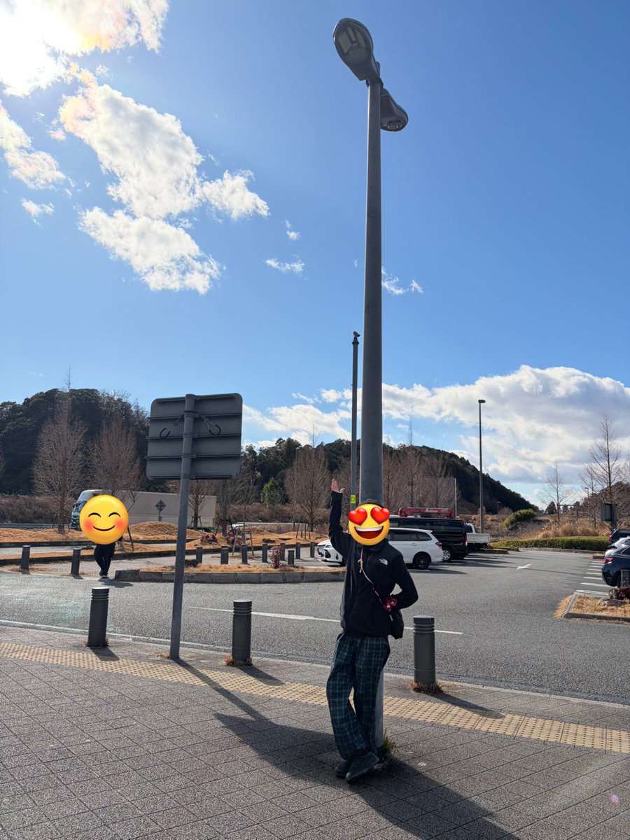 hion0190's tweet photo. aiko浜松ライブ帰りの聖地巡礼（笑）
偶然立ち寄ったSAがaikoが数時間前にいた聖地✨
うれぴー！
aikoと一緒の場所✨✨✨
帰りまでたのしめた！
ありがとう！パイセン！

@aiko_dochibi 
#aiko
#聖地SA https://t.co/hlA10zpdcN