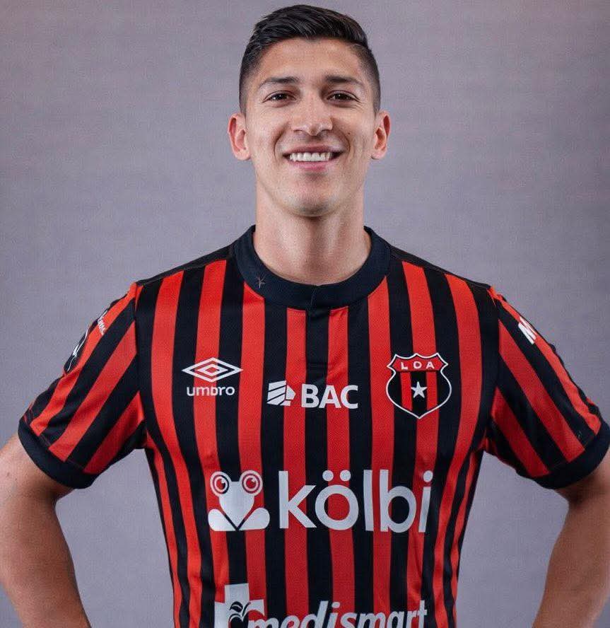 InforManuda's tweet image. Ángel Zaldívar ingresa al terreno de juego al minuto 57' 

Debut del “Ingeniero” con Liga Deportiva Alajuelense ❤️🖤