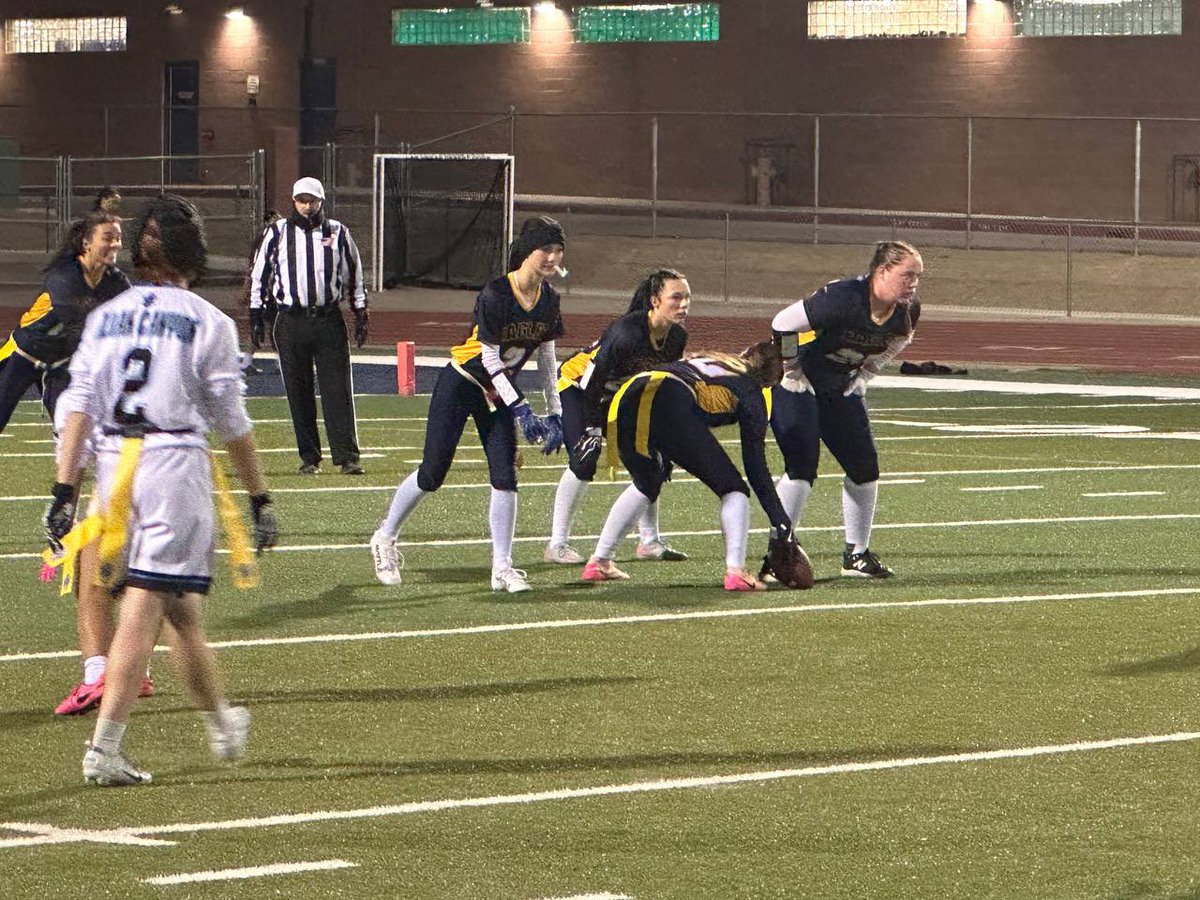 boulder_hs's tweet image. Varsity Flag Football taking on Sloan Canyon 🏈 Strong plays, teamwork, and Eagle pride on display! #bchs41 #bchsflagfootball #Varsity