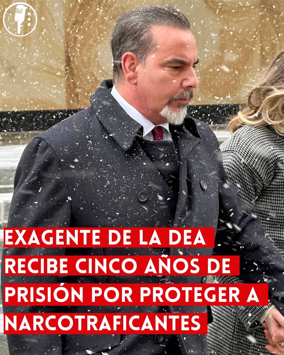 ReporterosMX_'s tweet image. ⭕ OJO | EXAGENTE DE LA DEA RECIBE CINCO AÑOS DE PRISIÓN POR PROTEGER A NARCOTRAFICANTES 

Un ex agente de la DEA, Joseph Bongiovanni, recibe 5 años de prisión por proteger a narcotraficantes en su ciudad natal. Su carrera termina en un escándalo que sacudió a las fuerzas del…