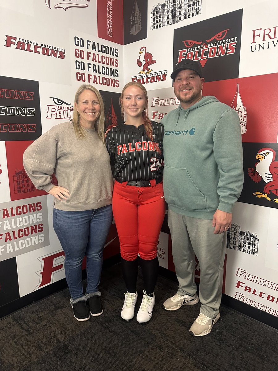 kylie_king10's tweet image. Thank you @CoachBrady70 and @FriendsSoftball for having me on campus for a visit Tuesday! It was fun hanging out with the girls, and good getting some swings in and pitching with the girls! I look forward to checking out a game this season!