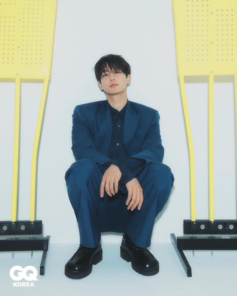 forminho911209's tweet image. [ GQ KOREA 인스타 ] 
🔗 instagram.com/p/DTzA1FrkQCL

새해 &amp;lt;지큐&amp;gt;의 첫 번째 손님은 샤이니 민호입니다. 
작년 &amp;lt;랑데부&amp;gt;, &amp;lt;고도를 기다리며를 기다리며&amp;gt;로 두 편의 연극 무대에 올랐고, 사진전 &amp;lt;MEAN on sight&amp;gt;를 열었으며, 유튜브 오픈, 솔로 투어, 새 앨범까지, 틈없는 1년을 지나온 민호와 마주했을…