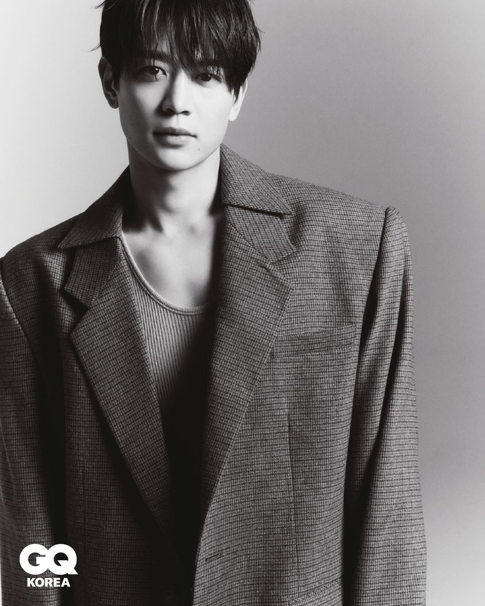 forminho911209's tweet image. [ GQ KOREA 인스타 ] 
🔗 instagram.com/p/DTzA1FrkQCL

새해 &amp;lt;지큐&amp;gt;의 첫 번째 손님은 샤이니 민호입니다. 
작년 &amp;lt;랑데부&amp;gt;, &amp;lt;고도를 기다리며를 기다리며&amp;gt;로 두 편의 연극 무대에 올랐고, 사진전 &amp;lt;MEAN on sight&amp;gt;를 열었으며, 유튜브 오픈, 솔로 투어, 새 앨범까지, 틈없는 1년을 지나온 민호와 마주했을…