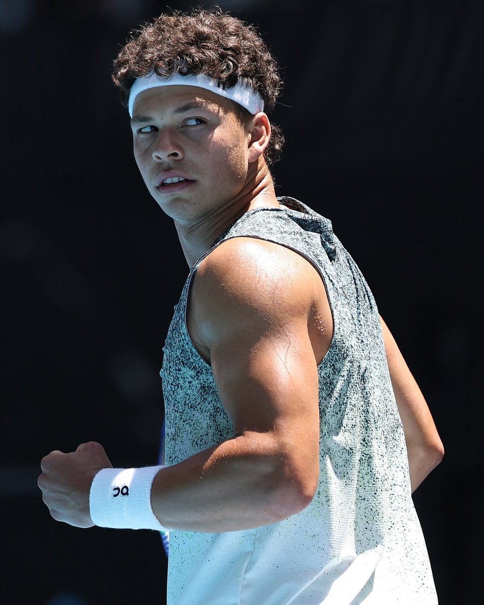 TheTennisLetter's tweet image. Shelton d. Sweeny 6-3 6-2 6-2

Ben has reached the 3rd round at Australian Open every year since his debut in 2023

Last year's semifinalist... clearly in love with these courts

✅4th AO R3

Big Ben is heating up

🇺🇲