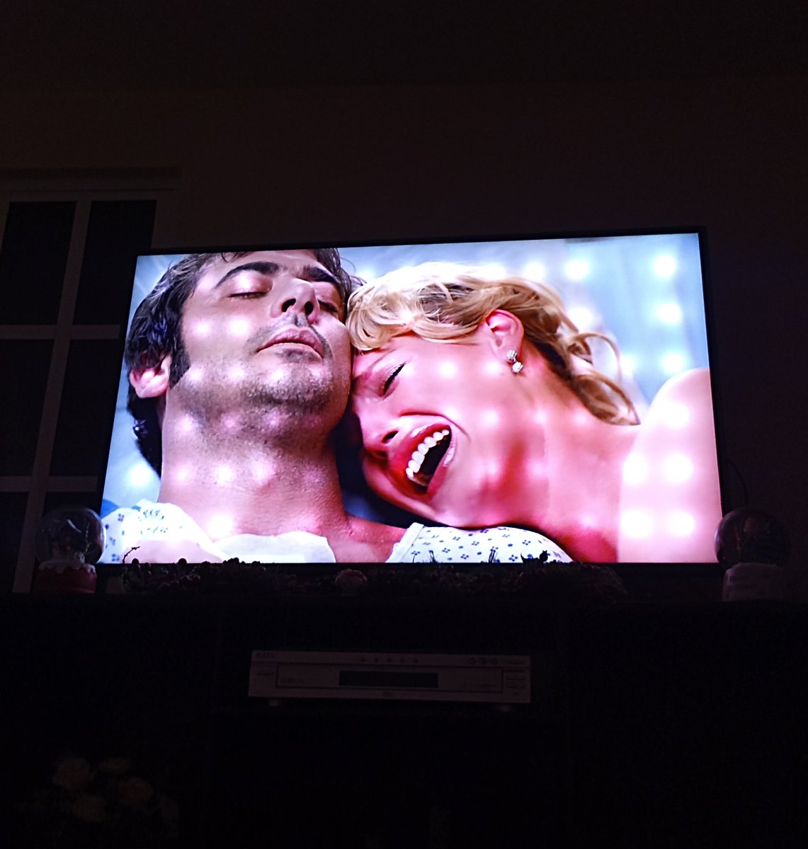 sunfizes's tweet image. SOY LLANTO