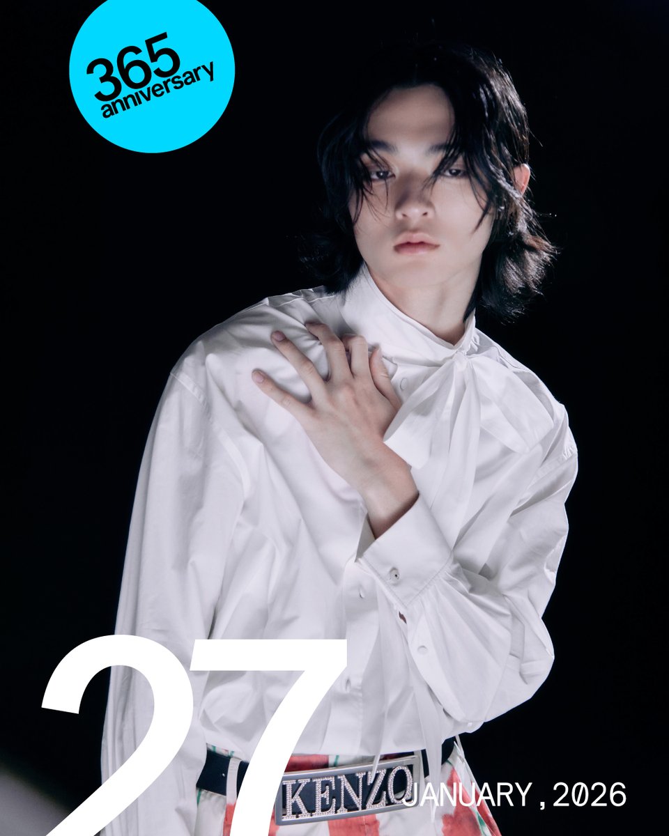 NYLONJAPAN's tweet photo. 1月27日は『モーツァルトの誕生日』🎹
🔗https://t.co/iAAa8IyfvA

今日は、音楽界の天才モーツァルトの誕生日。
#STARGLOW の #RUI が、鮮やかさが目を引くファッションで現代版モーツァルトに。
RUIの指揮で演奏を奏でよう。

Q&Aと全ての写真はURLからチェックしてね🔗

#365_RUI
#365_STARGLOW
@starglow_bmsg

published by @caelumjp #caelumjp