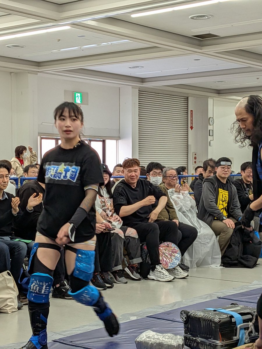 kitajima6714's tweet image. そういえば紙テープ投げるからって隣の方にKONOHAさんのときカメラお願いしたら結構色々撮ってもらえててありがたかった✨

試合中も色んな顔のKONOHAさん撮れて嬉しかったな。
#広島産業会館
#広島女子プロレスフェスティバル
#KONOHA