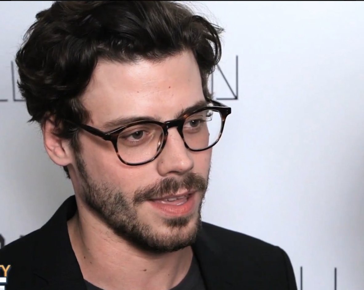 hollanderxshane's tweet image. françois in glasses just hits